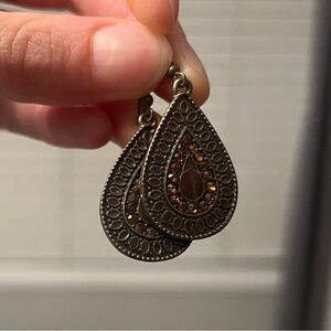 Pretty hanging teardrop earring